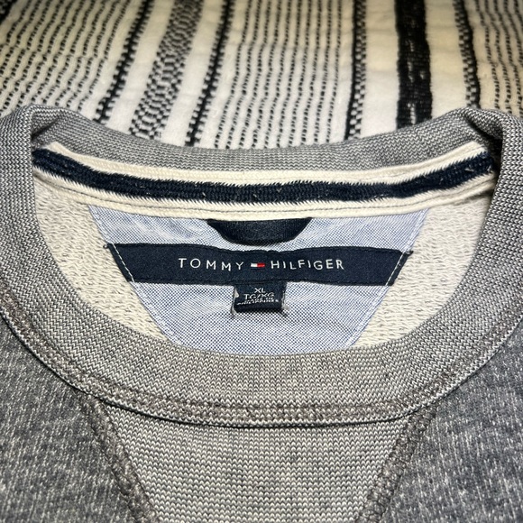 Authentic Tommy Hilfiger Heather Grey Sweater. Men’s XL. - Picture 2 of 3